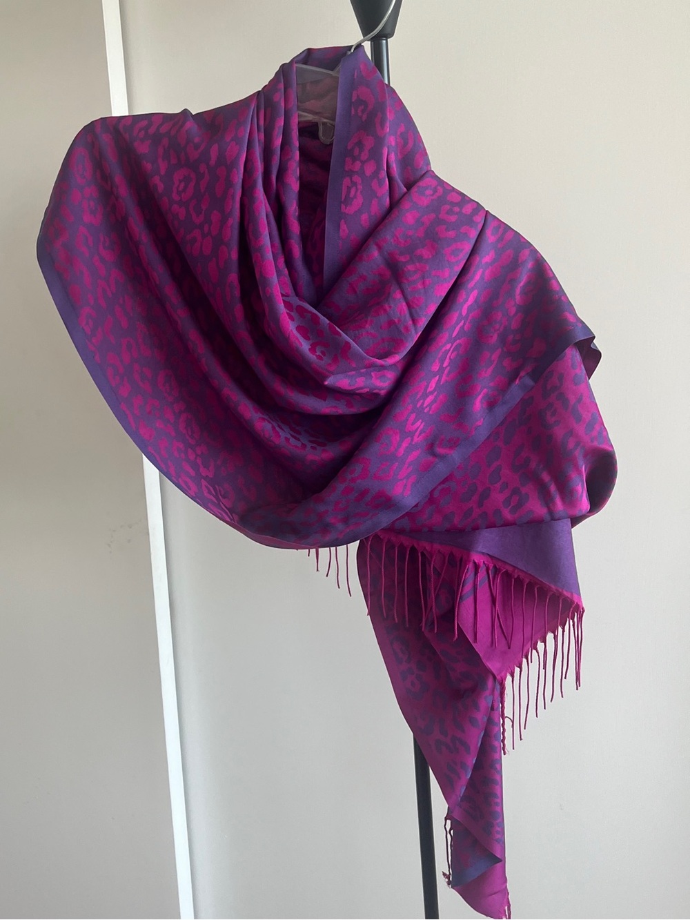 Ebruli Brand Stunning Silky Purple Mauve Magenta Pink STOLE SCARF SHAWL WRAP 72"